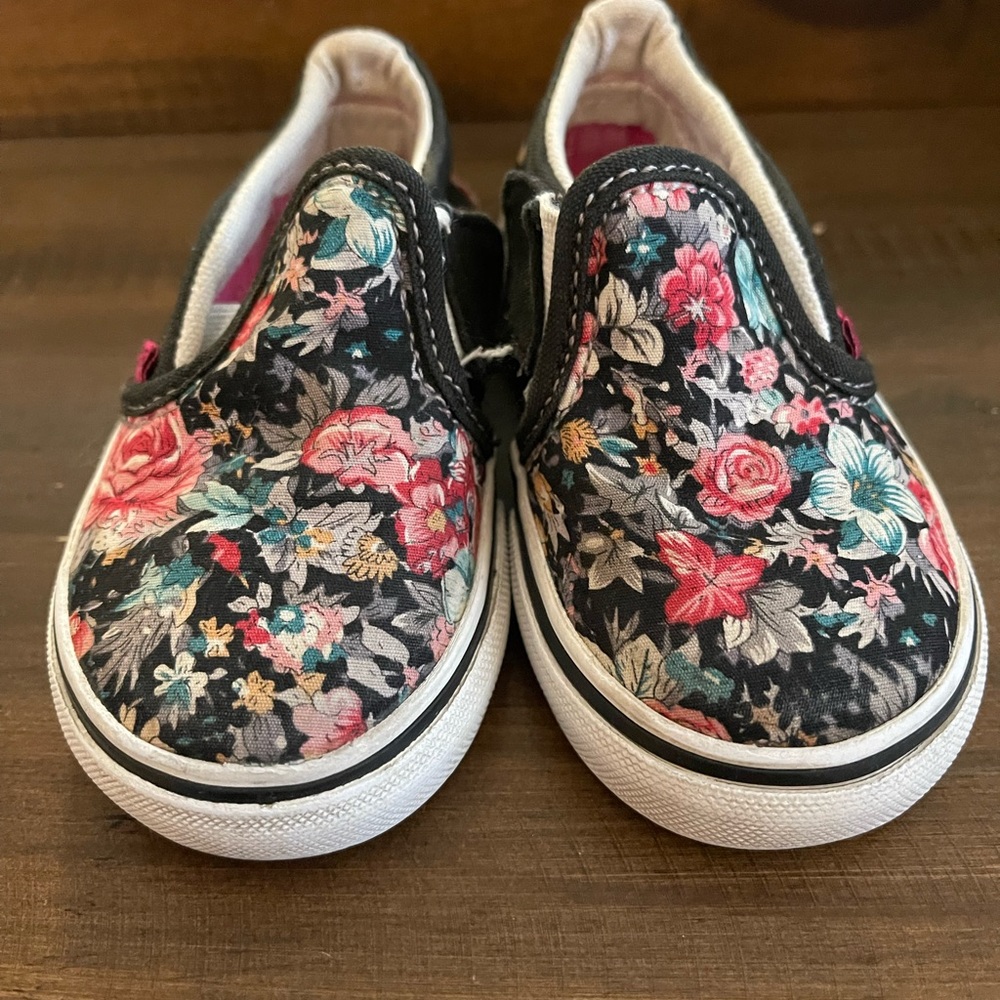 Vans toddler girls rose print 6c